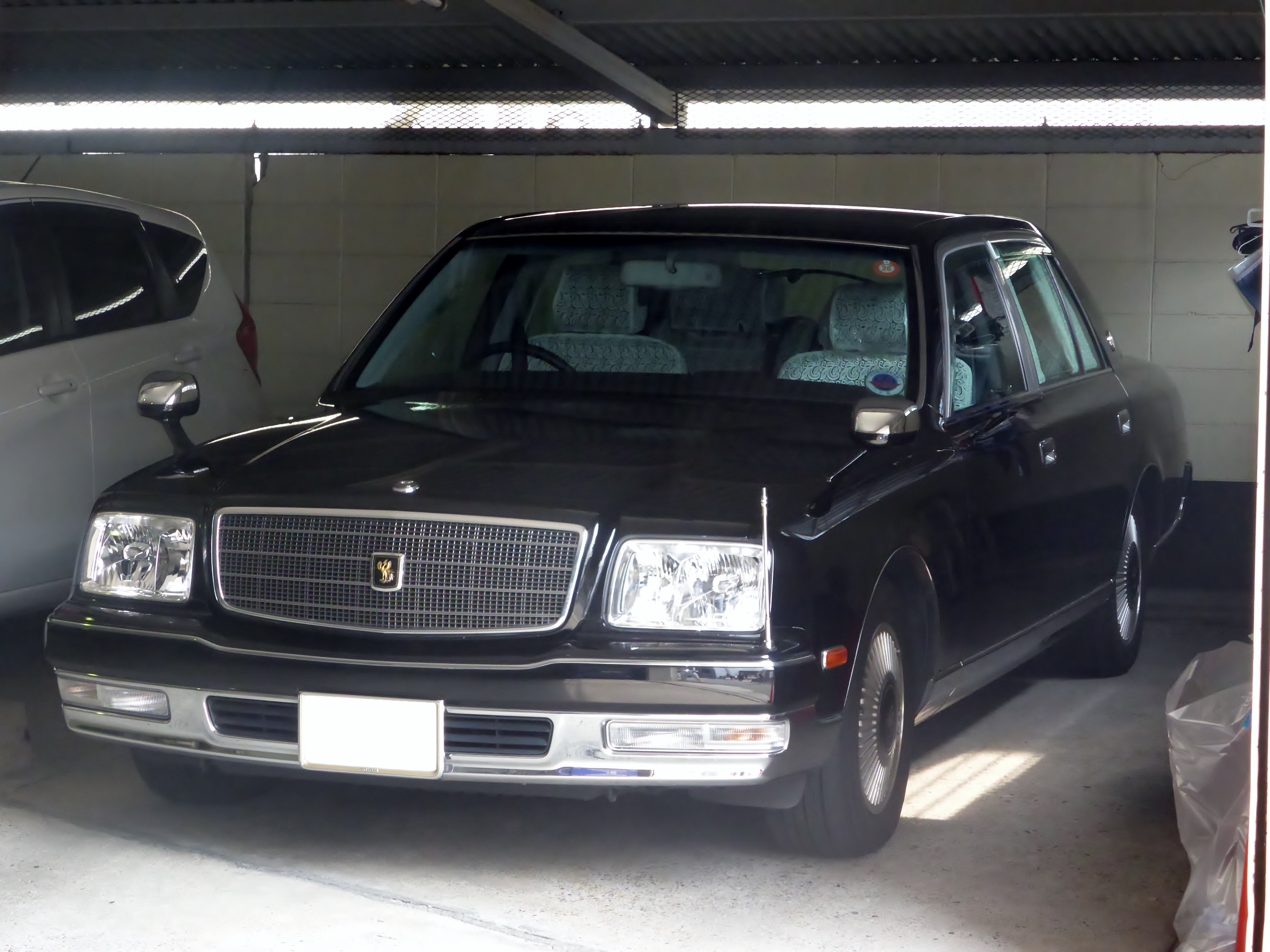 1997–2017 Toyota Toyota Century G50 (GZG50)