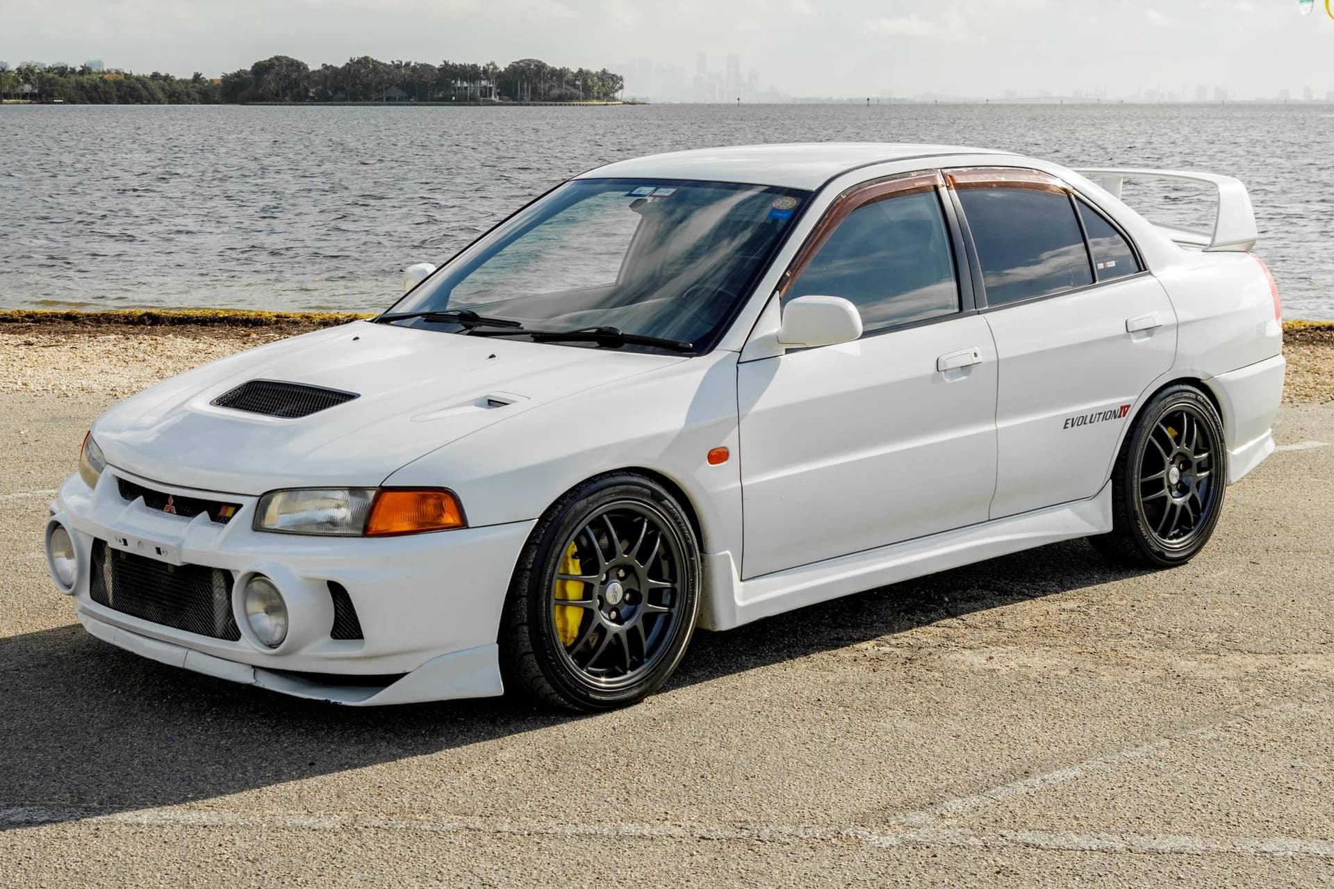 1996–1998 Mitsubishi Lancer Evo IV (CN9A)